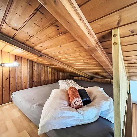 Haeuschen Am Waldrand By Interhome *