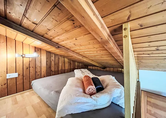 Haeuschen Am Waldrand By Interhome *